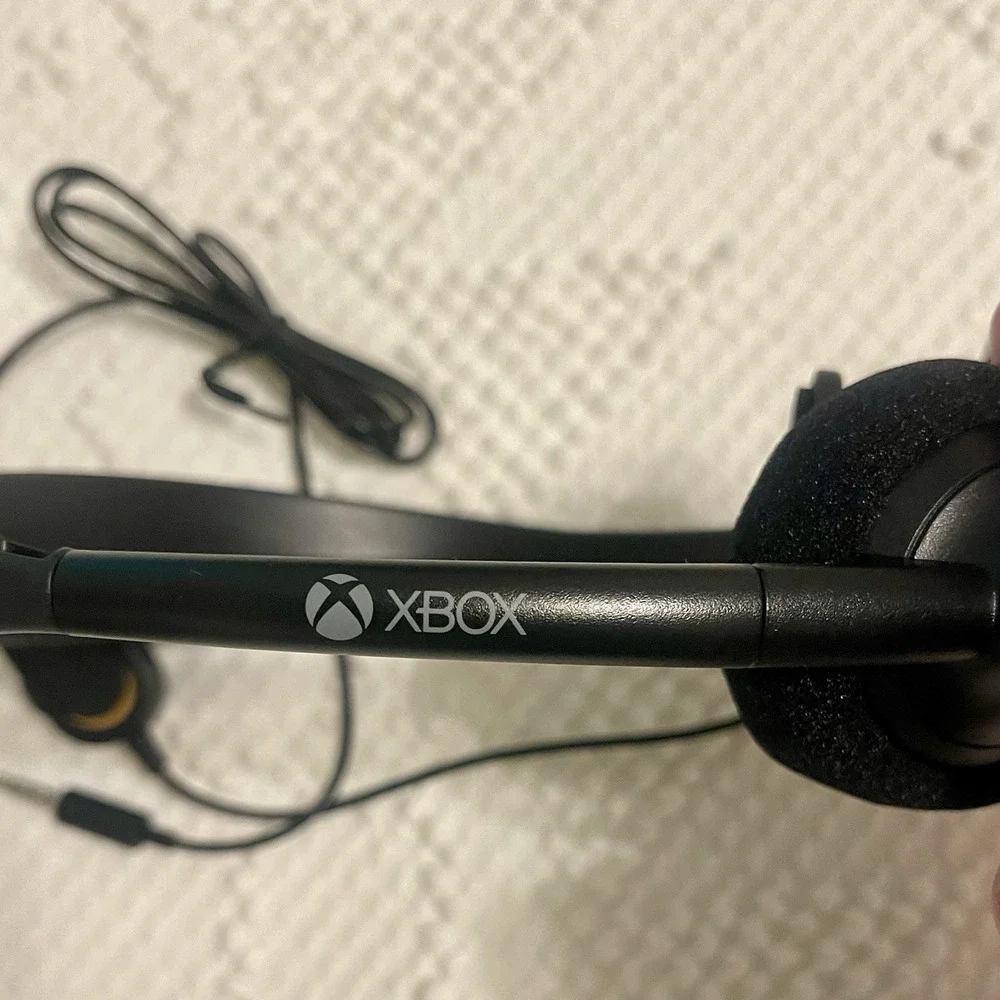 Microsoft Xbox 360 Wired Chat Headset for Online Gaming